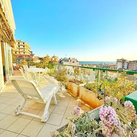 Penthouse Vista Mare - Portosole Sanremo